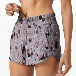 Lululemon Tracker Short V* 4" in Floral Flux Multi Size 6